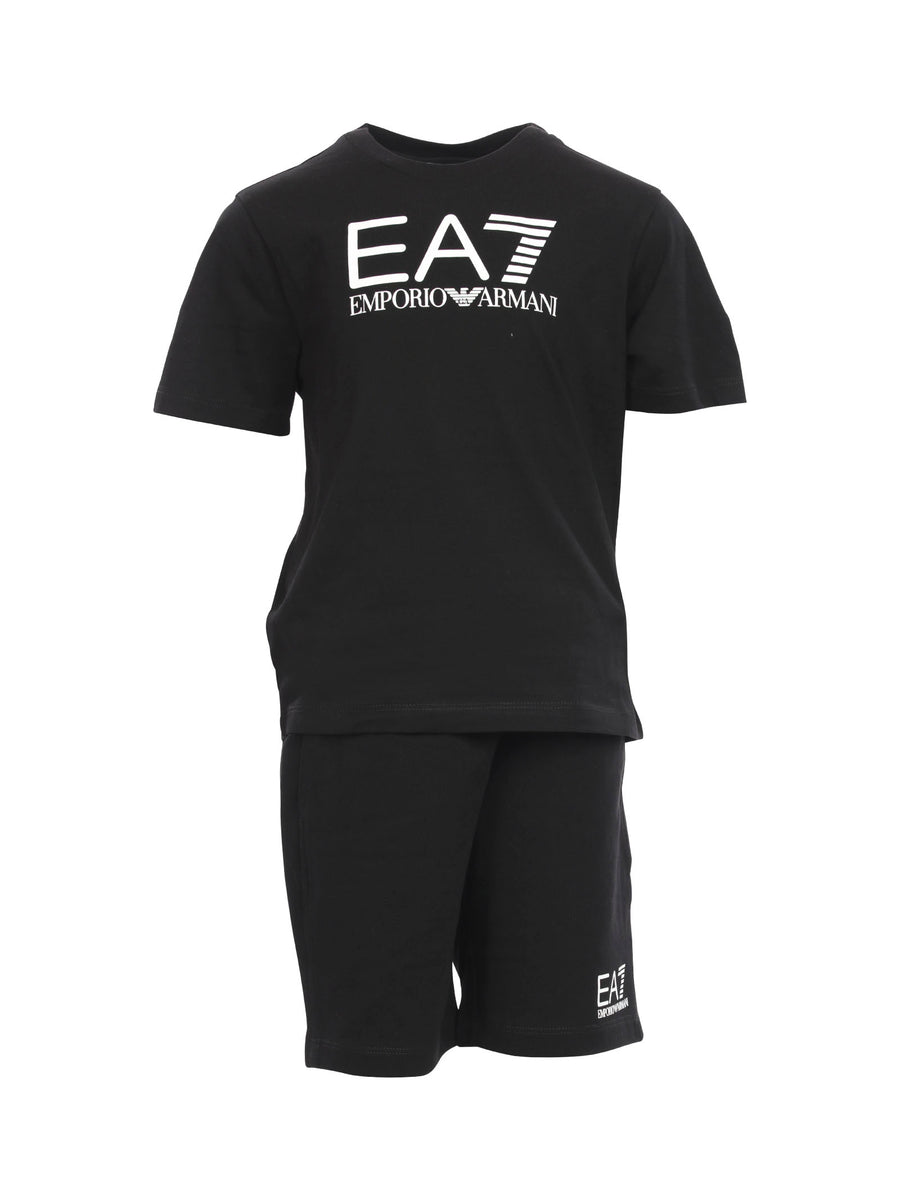 Completo nero t-shirt con logo frontale e shorts tuta