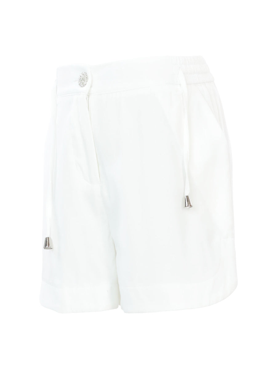 Shorts bianco latte con coulisse e bottone gioiello