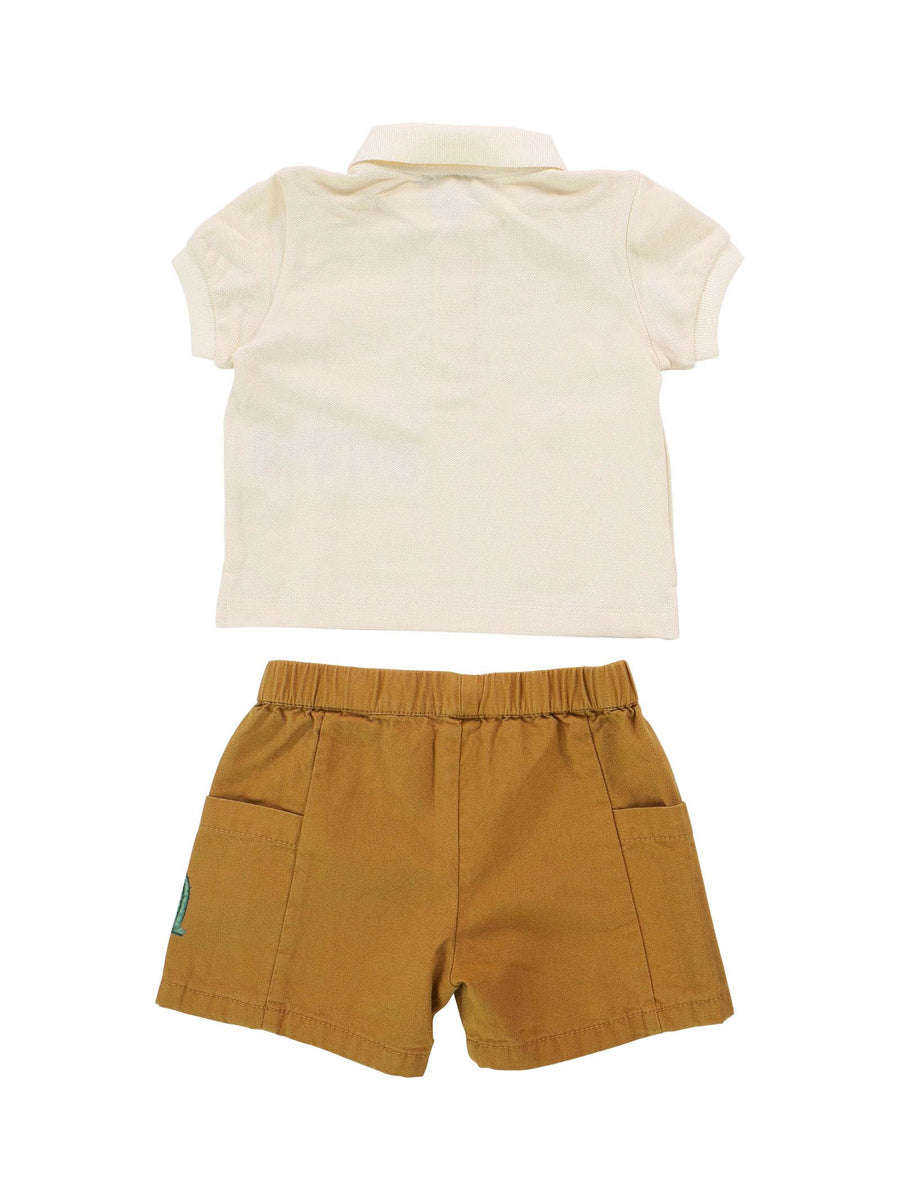 Completo polo crema e shorts cammello