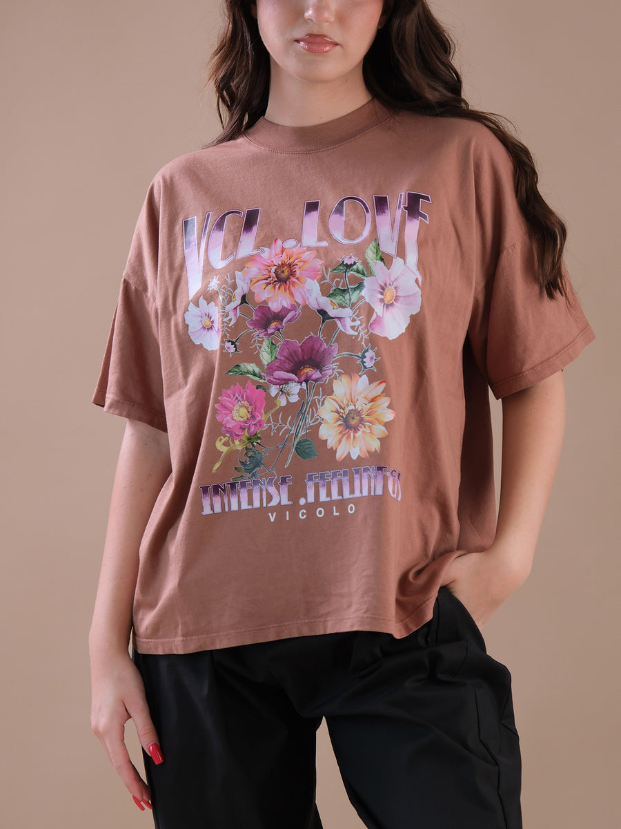 T-shirt marrone stampa floreale e scritta "VCL Love"